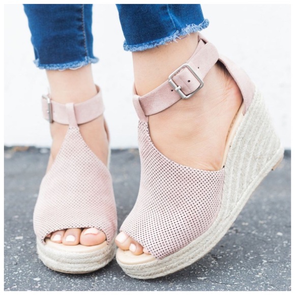 Danalli Shoes - 1HR SALE✨ New Mauve blush espadrille wedge sandal